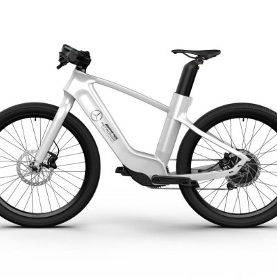 Mercedes-AMG PETRONAS F1®️ Team City Edition 750 Electric Bike